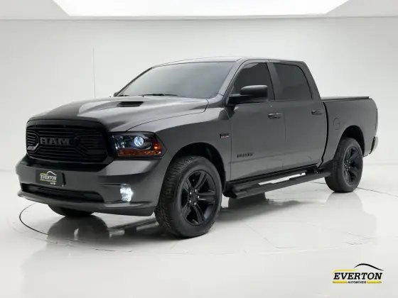 RAM CLASSIC 5.7 V8 GASOLINA LARAMIE NIGHT EDITION CD 4X4 AUTOMÁTICO RAM CLASSIC 5.7 V8 GASOLINA LARAMIE NIGHT EDITION CD 4X4 AUTOMÁTICO