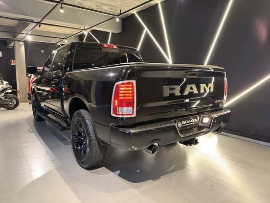 RAM-CLASSIC-5.7 V8 GASOLINA LARAMIE NIGHT EDITION CD 4X4 AUTOMÁTICO RAM-CLASSIC-2023