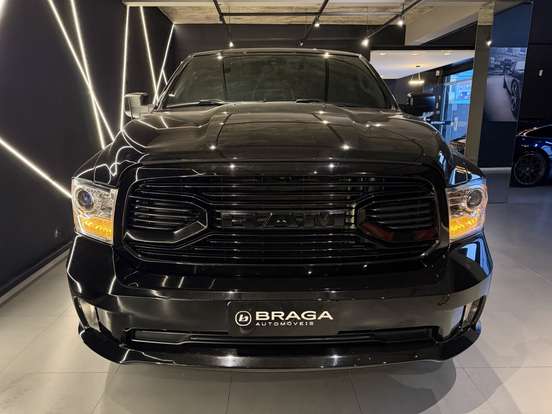 RAM-CLASSIC-5.7 V8 GASOLINA LARAMIE NIGHT EDITION CD 4X4 AUTOMÁTICO RAM-CLASSIC-2023