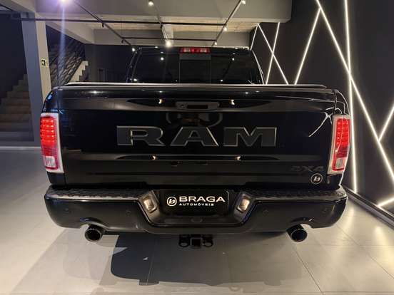 RAM-CLASSIC-5.7 V8 GASOLINA LARAMIE NIGHT EDITION CD 4X4 AUTOMÁTICO RAM-CLASSIC-2023