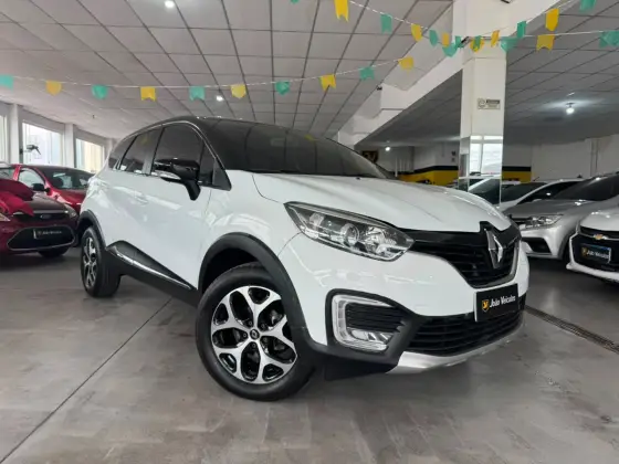 RENAULT CAPTUR 1.6 16V SCE FLEX INTENSE X-TRONIC RENAULT CAPTUR 1.6 16V SCE FLEX INTENSE X-TRONIC