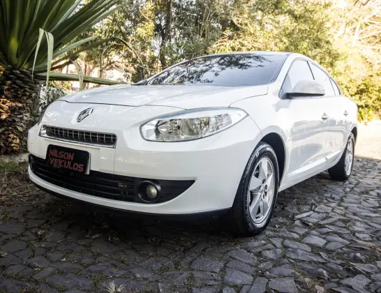 RENAULT FLUENCE 2.0 DYNAMIQUE 16V FLEX 4P AUTOMÁTICO RENAULT FLUENCE 2.0 DYNAMIQUE 16V FLEX 4P AUTOMÁTICO