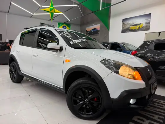 RENAULT SANDERO 1.6 STEPWAY 16V FLEX 4P AUTOMÁTICO