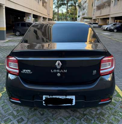 RENAULT-LOGAN-2014
