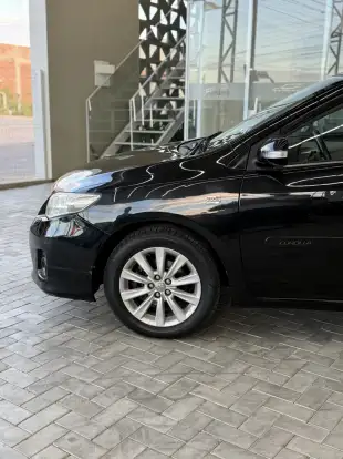 TOYOTA-COROLLA-2011