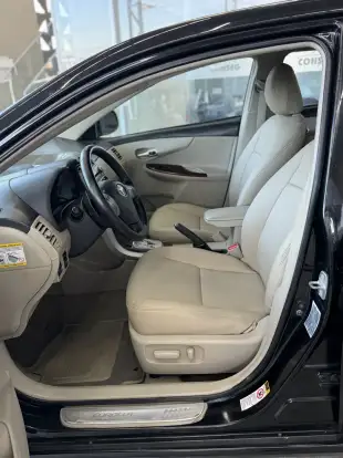 TOYOTA-COROLLA-2011