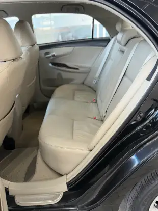 TOYOTA-COROLLA-2011