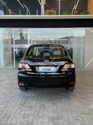 TOYOTA-COROLLA-2011