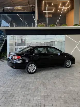 TOYOTA-COROLLA-2011
