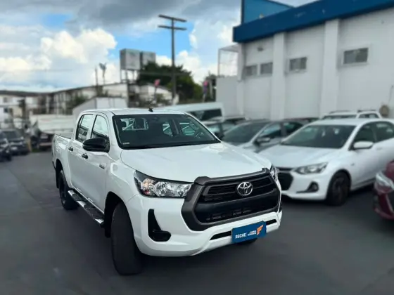 TOYOTA HILUX 2.8 D-4D TURBO DIESEL CD POWER PACK 4X4 AUTOMÁTICO TOYOTA HILUX 2.8 D-4D TURBO DIESEL CD POWER PACK 4X4 AUTOMÁTICO