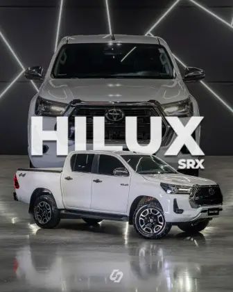 TOYOTA HILUX 2.8 D-4D TURBO DIESEL CD SRX 4X4 AUTOMÁTICO TOYOTA HILUX 2.8 D-4D TURBO DIESEL CD SRX 4X4 AUTOMÁTICO