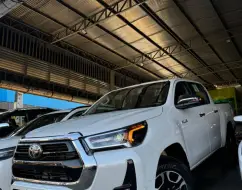 TOYOTA HILUX 2.8 D-4D TURBO DIESEL CD SRX 4X4 AUTOMÁTICO TOYOTA HILUX 2.8 D-4D TURBO DIESEL CD SRX 4X4 AUTOMÁTICO