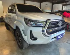 TOYOTA HILUX 2.8 D-4D TURBO DIESEL CD SRX 4X4 AUTOMÁTICO TOYOTA HILUX 2.8 D-4D TURBO DIESEL CD SRX 4X4 AUTOMÁTICO