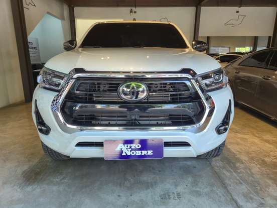 TOYOTA-HILUX-2025