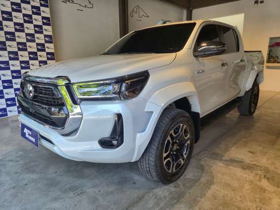 TOYOTA-HILUX-2025