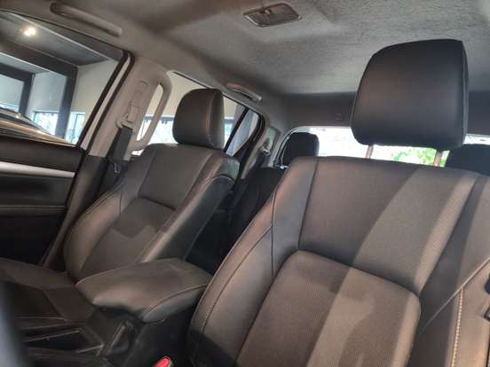 TOYOTA-HILUX-2025