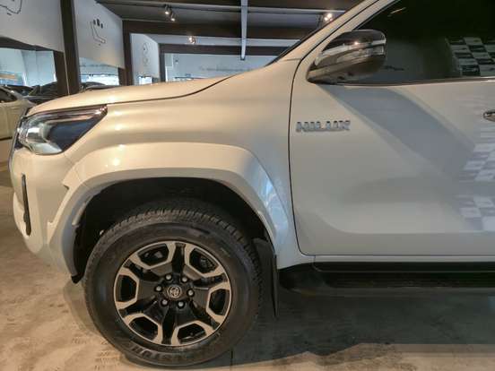 TOYOTA-HILUX-2025