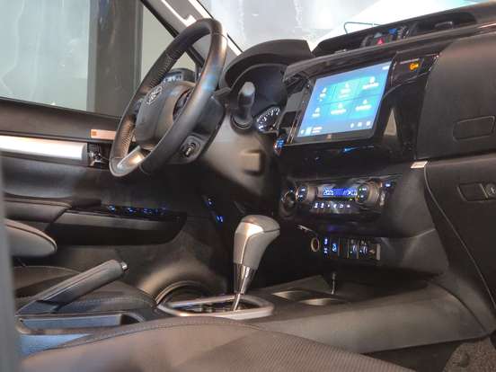 TOYOTA-HILUX-2025