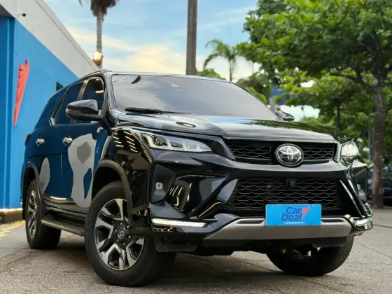 TOYOTA HILUX SW4 2.8 D-4D TURBO DIESEL DIAMOND 7L 4X4 AUTOMÁTICO