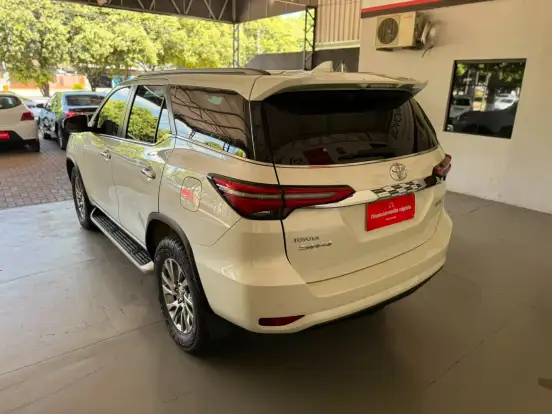 TOYOTA-HILUX SW4-2.8 D-4D TURBO DIESEL SRX 4X4 AUTOMÁTICO TOYOTA-HILUX SW4-2021