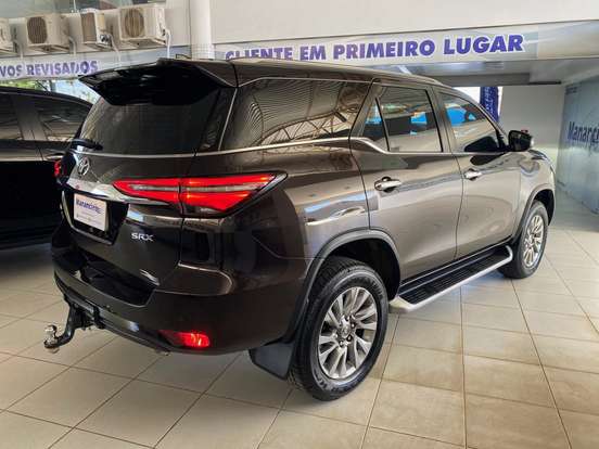 TOYOTA-HILUX SW4-2.8 D-4D TURBO DIESEL SRX 7L 4X4 AUTOMÁTICO TOYOTA-HILUX SW4-2022