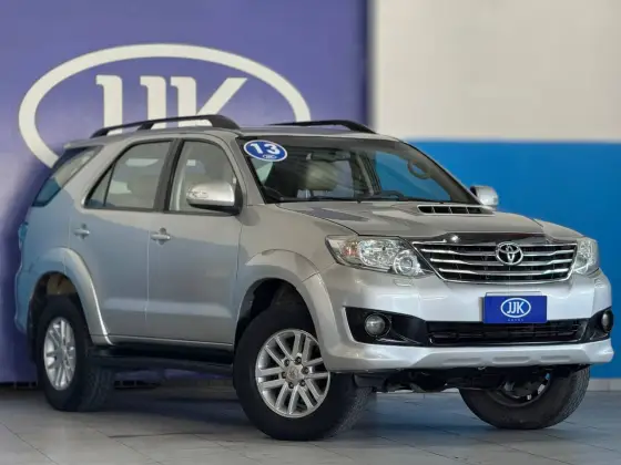 TOYOTA HILUX SW4 3.0 SRV 4X4 16V TURBO INTERCOOLER DIESEL 4P AUTOMÁTICO TOYOTA HILUX SW4 3.0 SRV 4X4 16V TURBO INTERCOOLER DIESEL 4P AUTOMÁTICO