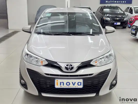 TOYOTA-YARIS-2019