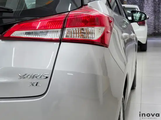 TOYOTA-YARIS-2019