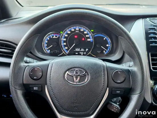 TOYOTA-YARIS-2019