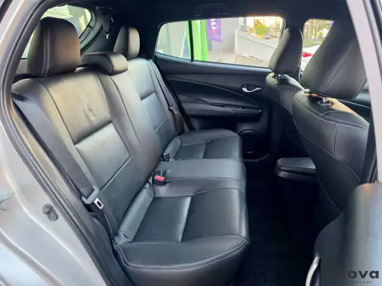 TOYOTA-YARIS-2019