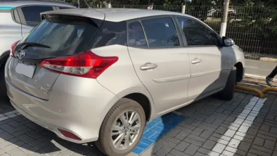 TOYOTA YARIS 1.3 16V FLEX XL PLUS TECH MULTIDRIVE TOYOTA YARIS 1.3 16V FLEX XL PLUS TECH MULTIDRIVE