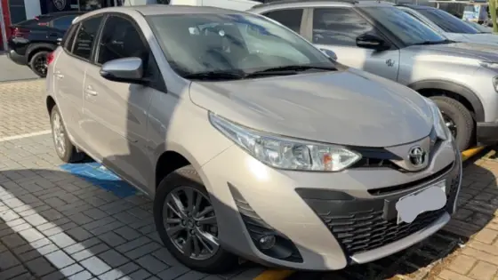 TOYOTA YARIS 1.3 16V FLEX XL PLUS TECH MULTIDRIVE TOYOTA YARIS 1.3 16V FLEX XL PLUS TECH MULTIDRIVE