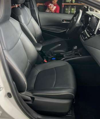 TOYOTA-COROLLA-2023