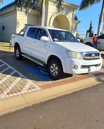 TOYOTA-HILUX-2009