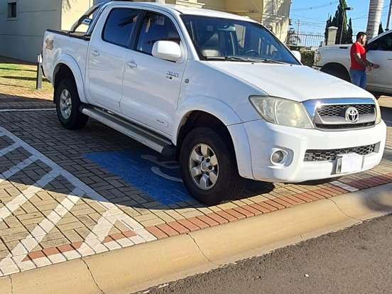 TOYOTA-HILUX-2.5 STD 4X4 CD 16V TURBO DIESEL 4P MANUAL TOYOTA-HILUX-2009