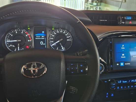 TOYOTA-HILUX-2.8 D-4D TURBO DIESEL CD SRV 4X4 AUTOMÁTICO TOYOTA-HILUX-2024
