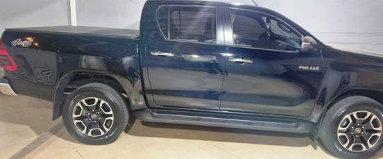 TOYOTA-HILUX-2024