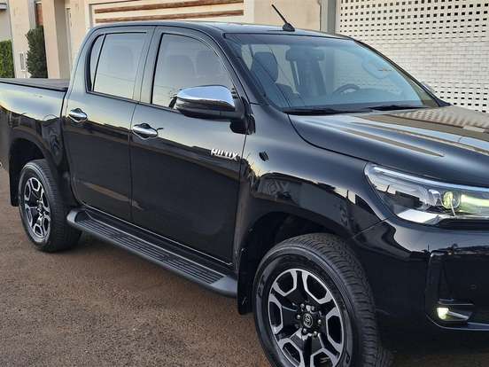TOYOTA-HILUX-2.8 D-4D TURBO DIESEL CD SRV 4X4 AUTOMÁTICO TOYOTA-HILUX-2024
