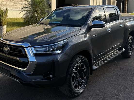 TOYOTA-HILUX-2.8 D-4D TURBO DIESEL CD SRX LIMITED 4X4 AUTOMÁTICO TOYOTA-HILUX-2022
