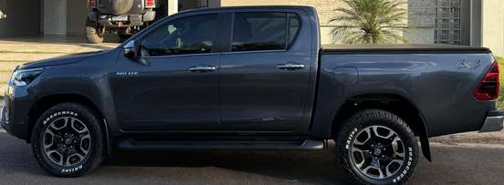 TOYOTA-HILUX-2022