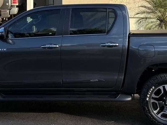 TOYOTA-HILUX-2.8 D-4D TURBO DIESEL CD SRX LIMITED 4X4 AUTOMÁTICO TOYOTA-HILUX-2022