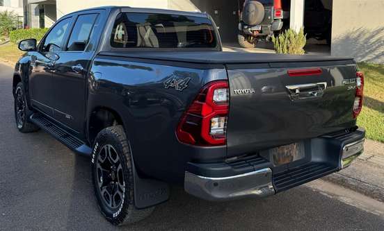 TOYOTA-HILUX-2022