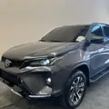 TOYOTA HILUX SW4 2.8 D-4D TURBO DIESEL SRX PLATINUM 7L 4X4 AUTOMÁTICO TOYOTA HILUX SW4 2.8 D-4D TURBO DIESEL SRX PLATINUM 7L 4X4 AUTOMÁTICO
