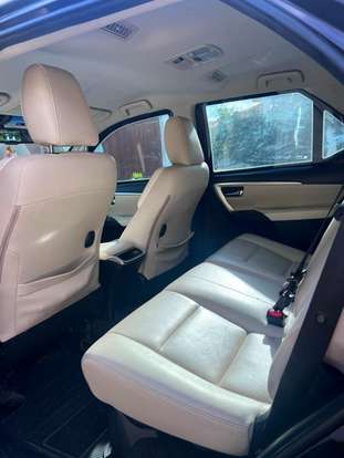 TOYOTA-HILUX SW4-2019