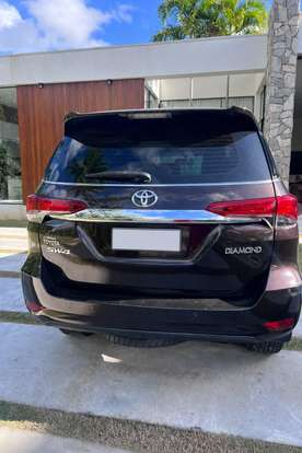 TOYOTA-HILUX SW4-2.8 SRX 4X4 7 LUGARES 16V TURBO INTERCOOLER DIESEL 4P AUTOMÁTICO TOYOTA-HILUX SW4-2019