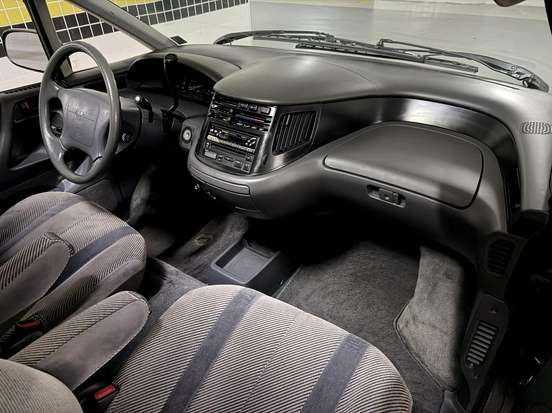 TOYOTA-PREVIA-1992
