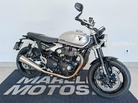 TRIUMPH SPEED TWIN 