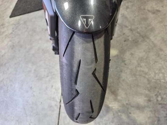 TRIUMPH-STREET TRIPLE 765 RS-2024