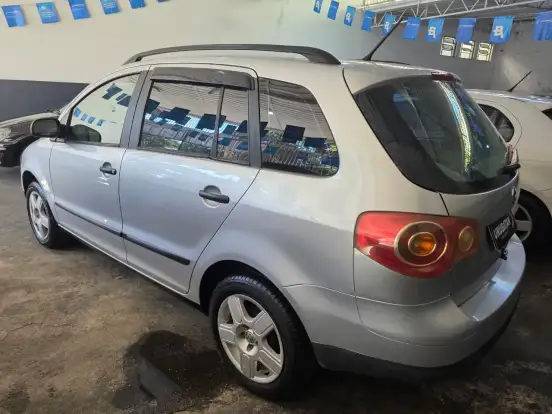 VOLKSWAGEN-FOX-2010