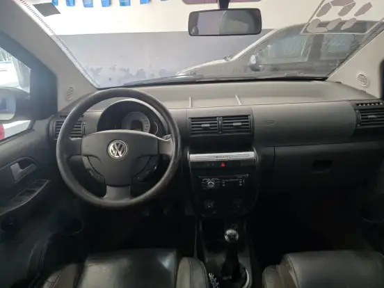 VOLKSWAGEN-FOX-2010